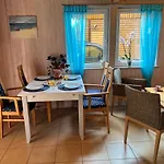 Letniskowe Edi Деревянный коттедж *
