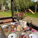 Letniskowe Edi Деревянный коттедж