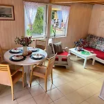 Letniskowe Edi Деревянный коттедж *