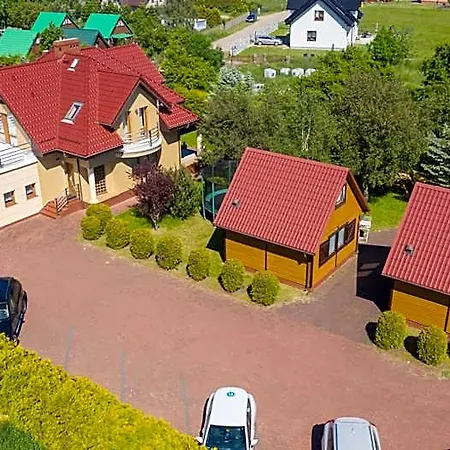 Letniskowe Edi Lodge *