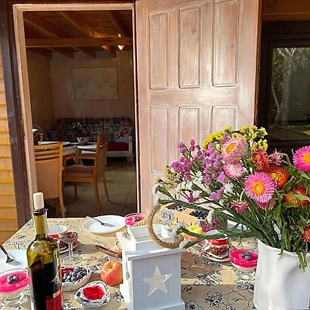 Letniskowe Edi Lodge *