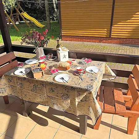 Letniskowe Edi Lodge