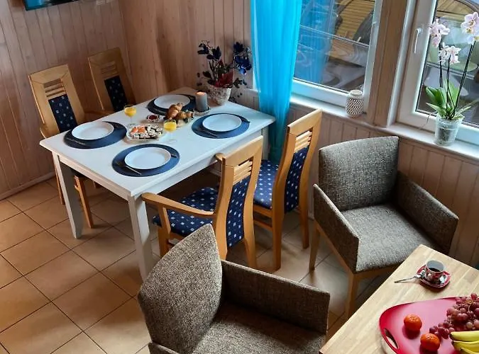 Letniskowe Edi Lodge *