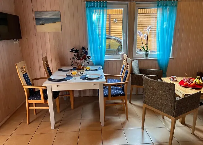 Letniskowe Edi Lodge *