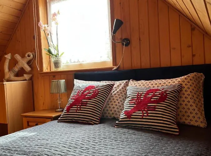 Letniskowe Edi Lodge *