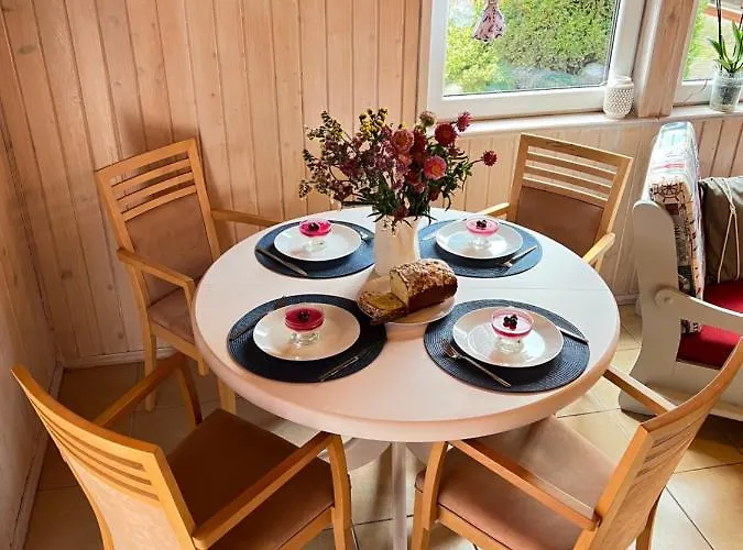 Letniskowe Edi Lodge