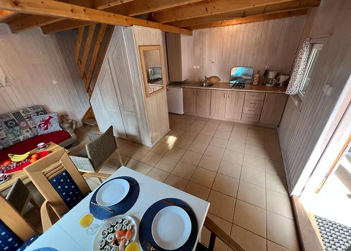 Letniskowe Edi Lodge