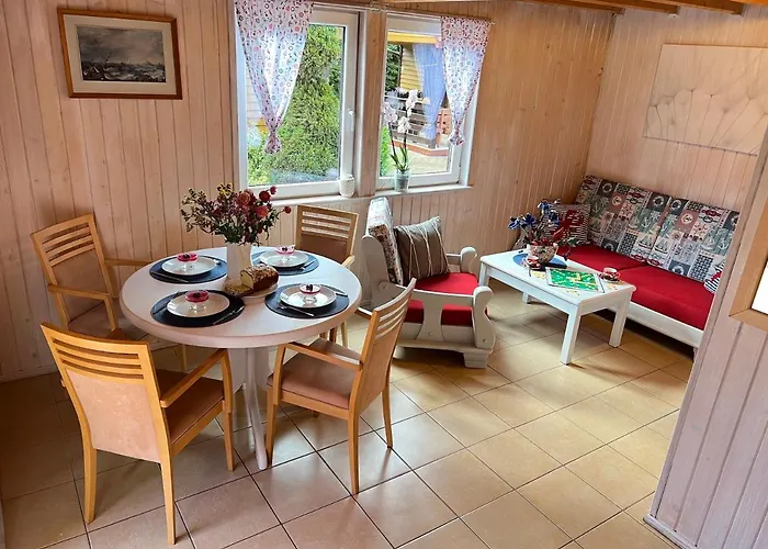 Letniskowe Edi Lodge *